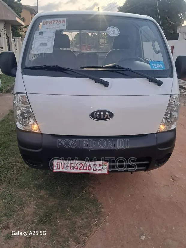 Kia Granbird 2006 White · Photo 1