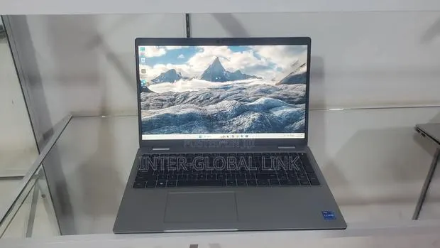Laptop Dell Latitude 5520 16GB Intel Core i7 SSD 512GB · Photo 1