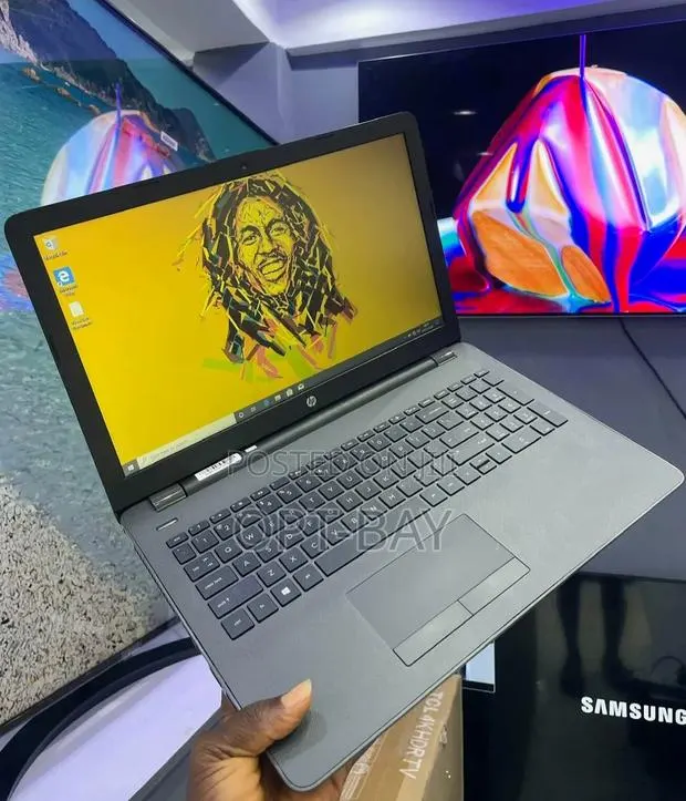 Laptop HP 255 12GB AMD Ryzen 5 SSD 256GB · Photo 1