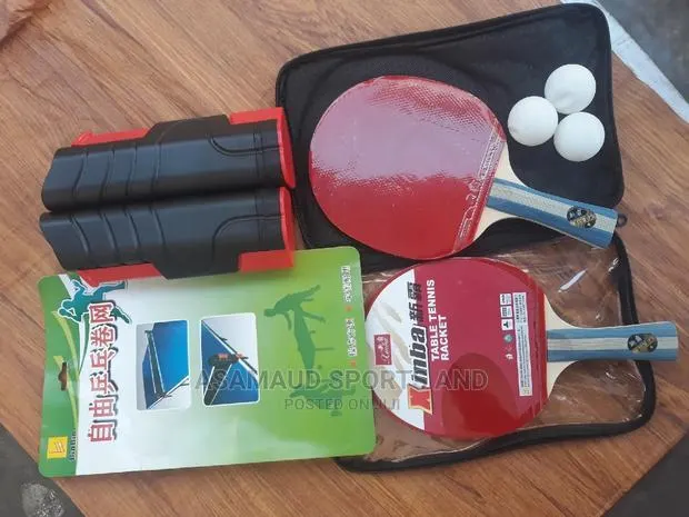 Original Set of Table Tennis Net, Bat and Balls · Photo 1