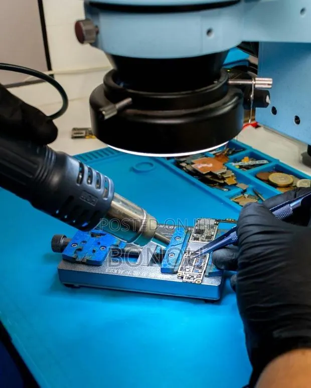 iPhone Repairs · Photo 1