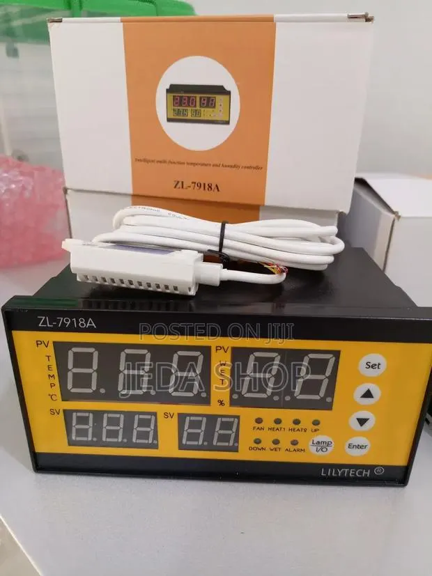 Xm18 Incubator Controller · Photo 1