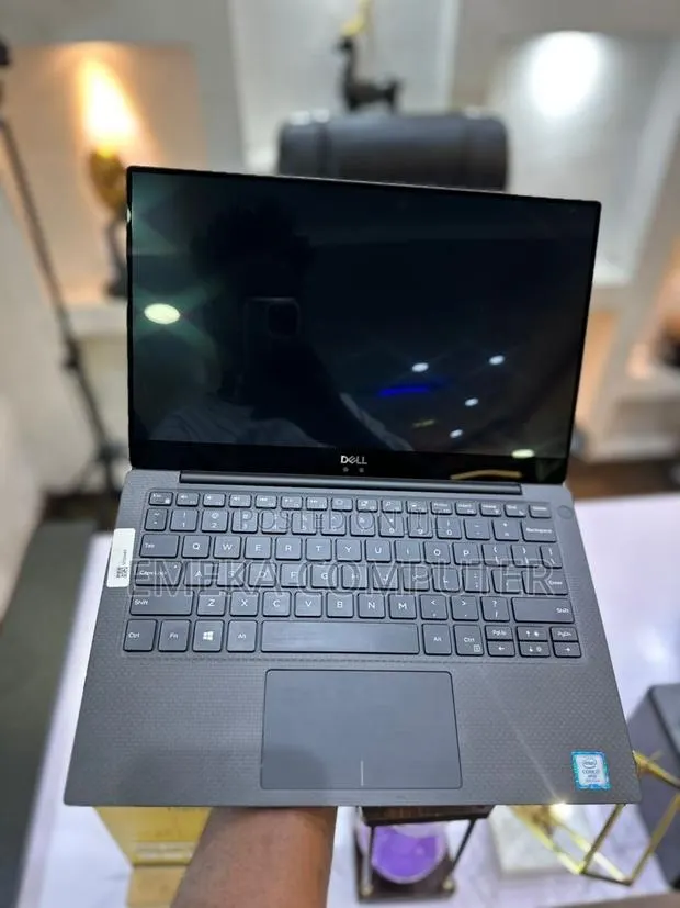 Laptop Dell XPS 13 9370 16GB Intel Core i7 SSD 256GB ยท Photo 1