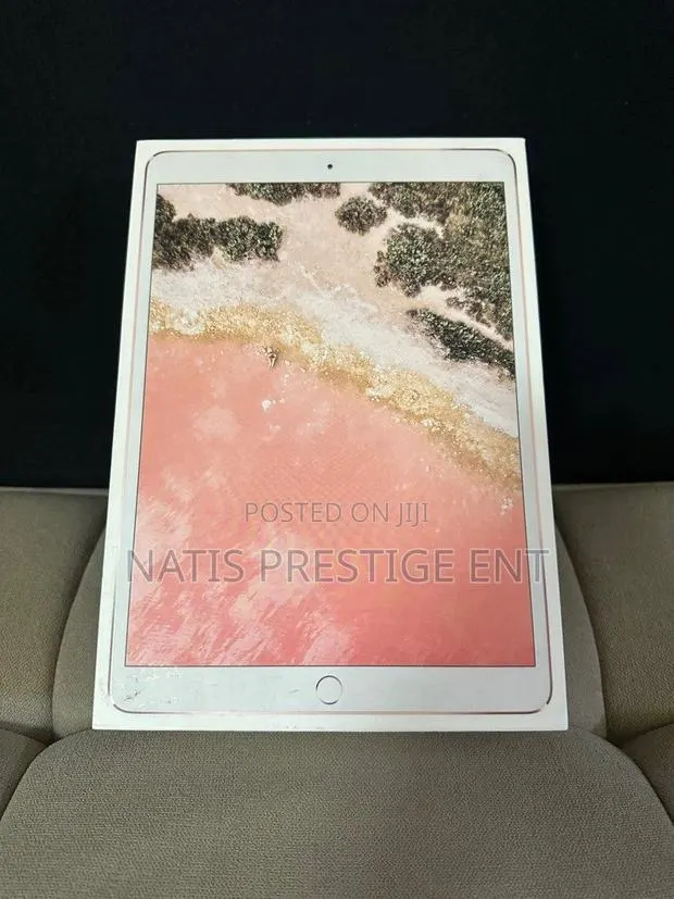 New Apple iPad Pro 9.7 (2016) 8 GB · Photo 1