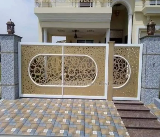 Main Entrance/ Gate/ Metal Gate / Door · Photo 1