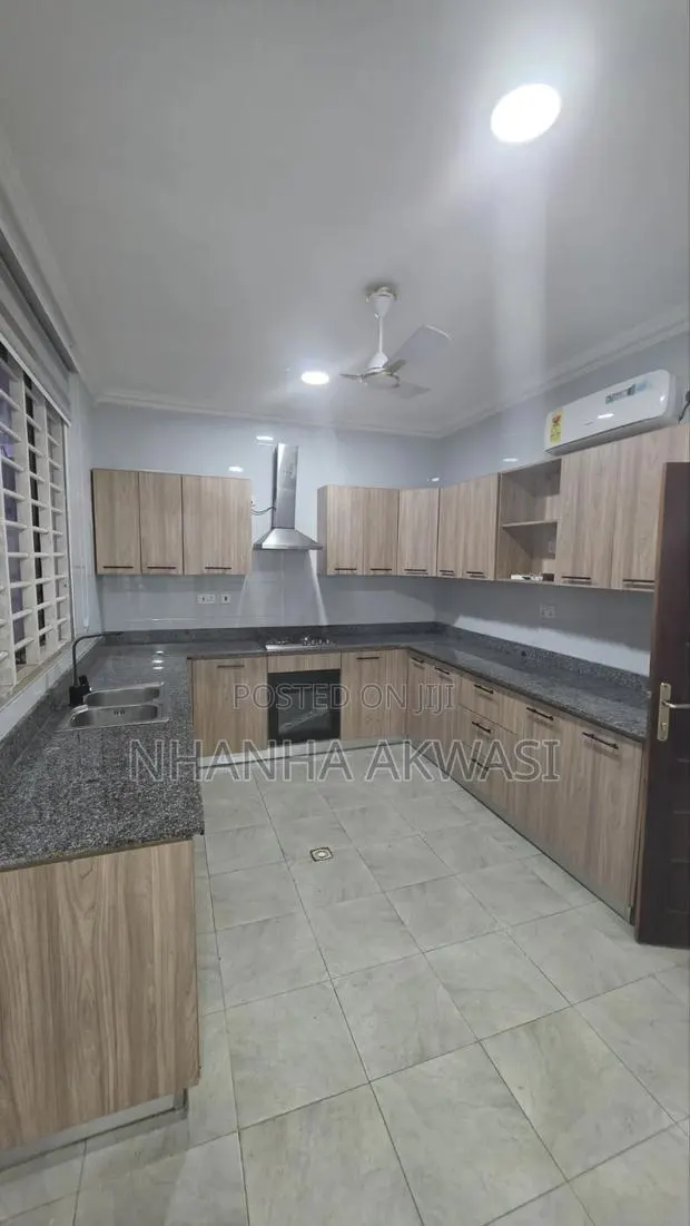 3bdrm House in Spintex Community18, Sakumono for rent · Photo 1
