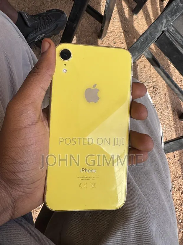 Apple iPhone XR 64 GB Yellow
