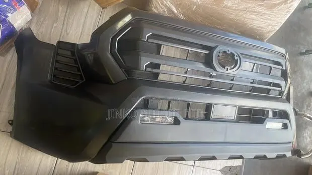 Toyota Tacoma 2023-2025complete Bumper · Photo 1