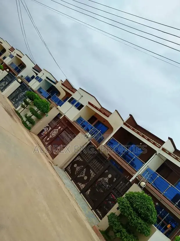 3bdrm House in Oyarifa, Ghana Flag for rent · Photo 1