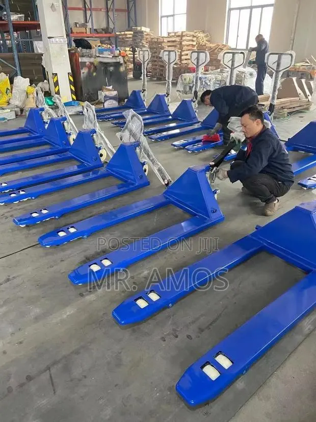 2000kg(2 Ton) Hand Pallet Jack Truck for Warehouses - Wnh1r20 · Photo 1