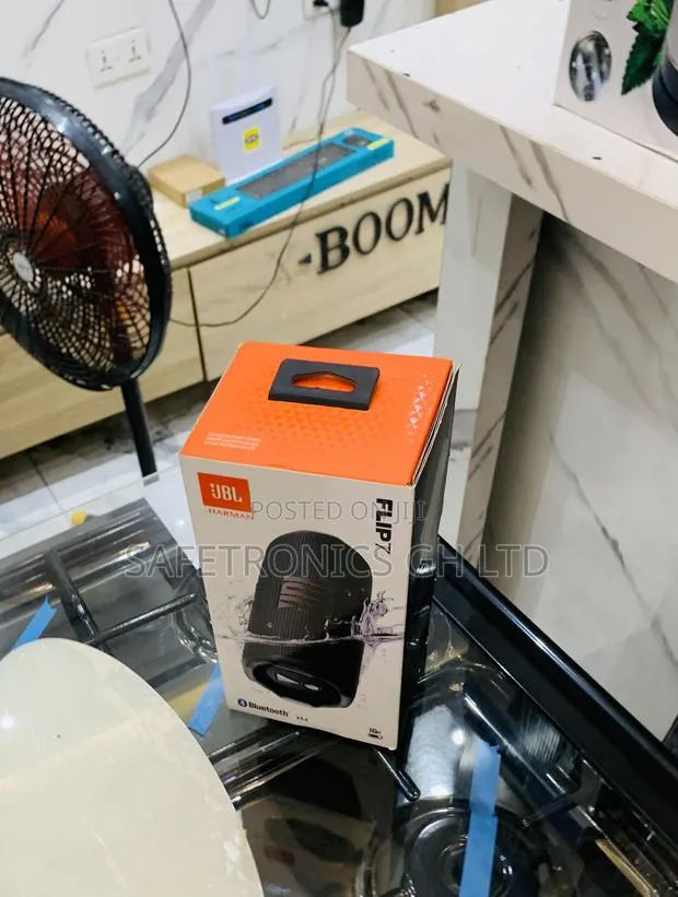 Try Experience Good Flip 7 Bluetooth (Black) JBL Speaker · Photo 1