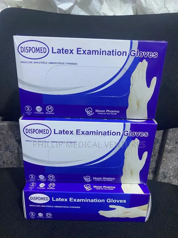 Disposable Examination Gloves · Photo 1