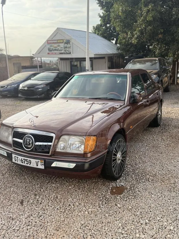 Mercedes-Benz 200E 1998 Brown · Photo 1