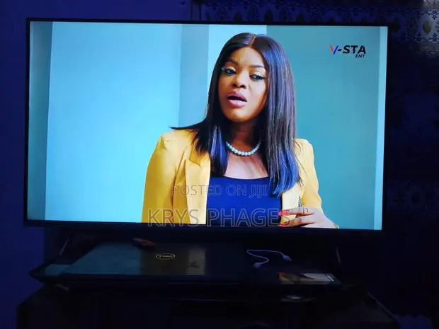 43 Inches Smart TCL TV · Photo 1