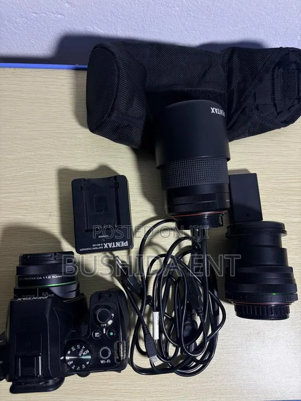 Pentax K-S2 Complete Camera Kit for Sale · Photo 1