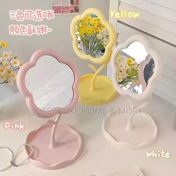 Portable Makeup Mirror · Photo 1