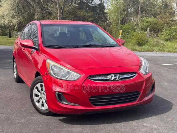 Hyundai Accent 2014-2016 Headlight Pair · Photo 1