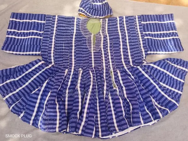 Adult Male Smock · Photo 1