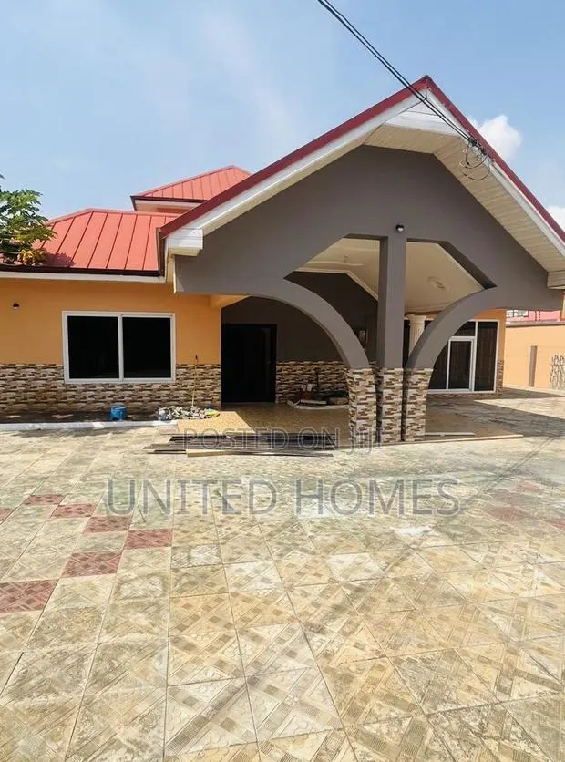 6bdrm House in Airport Residential Area for rent · Photo 1