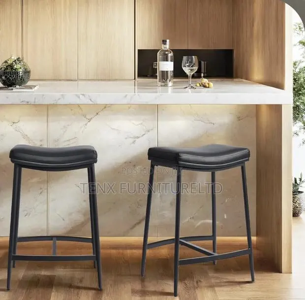 Bar Stool/Counter · Photo 1