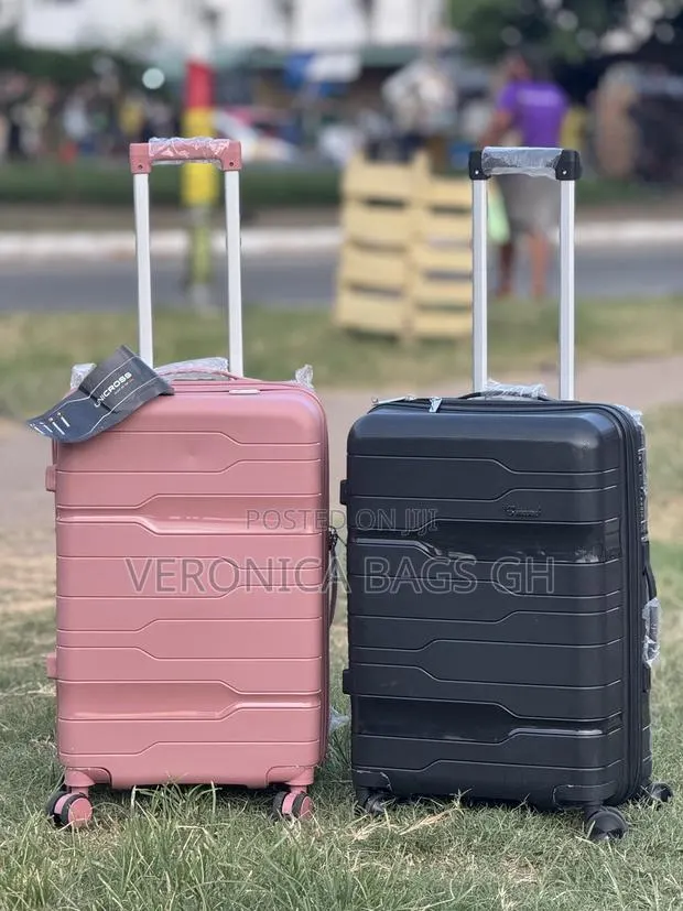 Cabin Luggage Medium Size · Photo 1