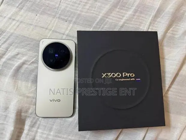 New Vivo X300 Pro 512 GB Black · Photo 1