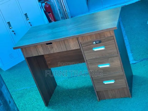 Quality Office Desk · Photo 1