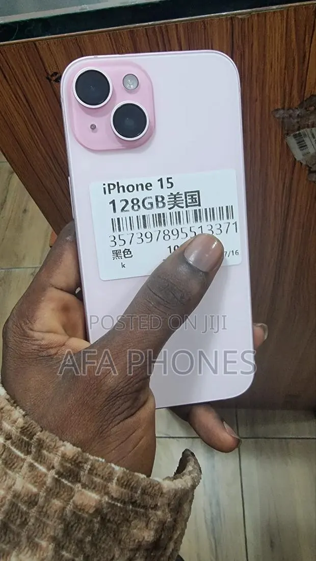 New Apple iPhone 15 128 GB Pink · Photo 1