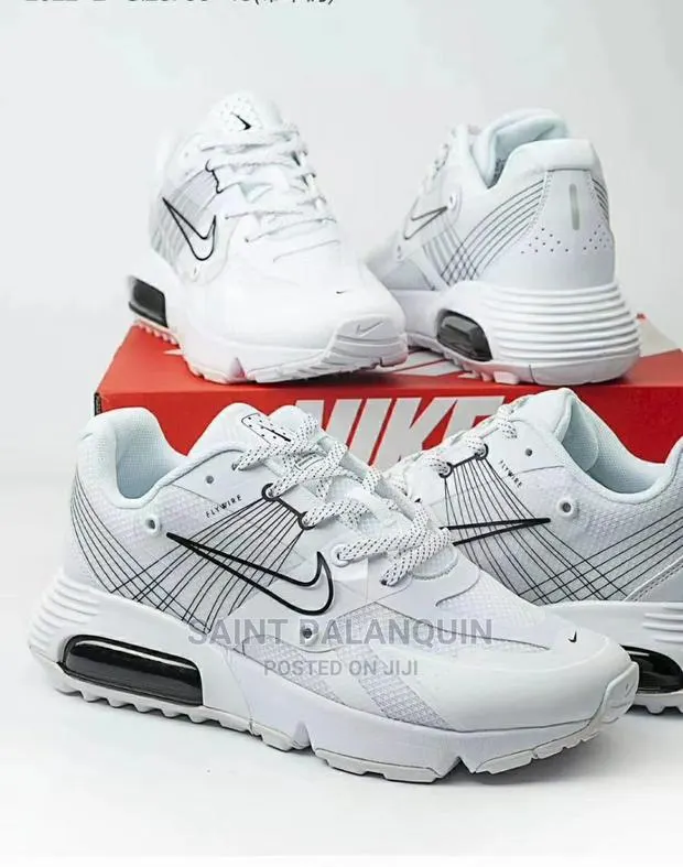 All White Nike Airmax · Photo 1
