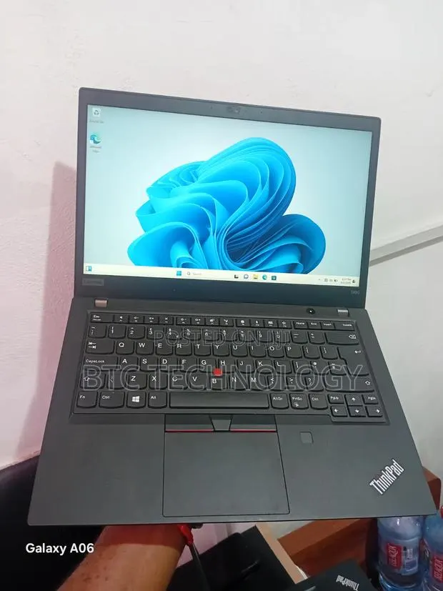 Laptop Lenovo ThinkPad T490s 8GB Intel Core i5 SSD 256GB · Photo 1