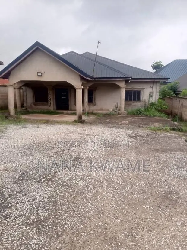 Furnished 4bdrm House in Richmoni Estate, Kumasi Metropolitan for sale · Photo 1