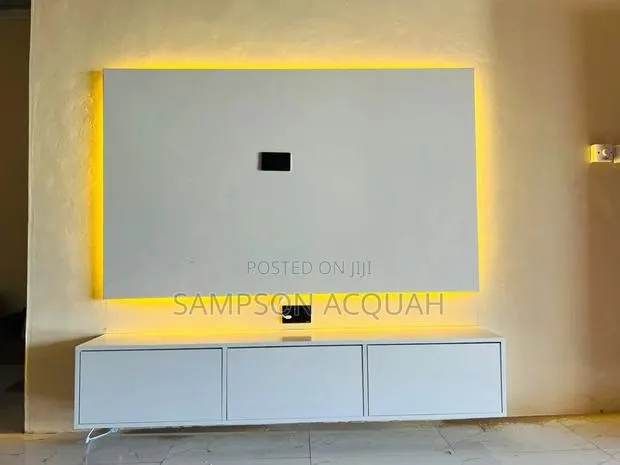 Laminated Tv Stand · Photo 1