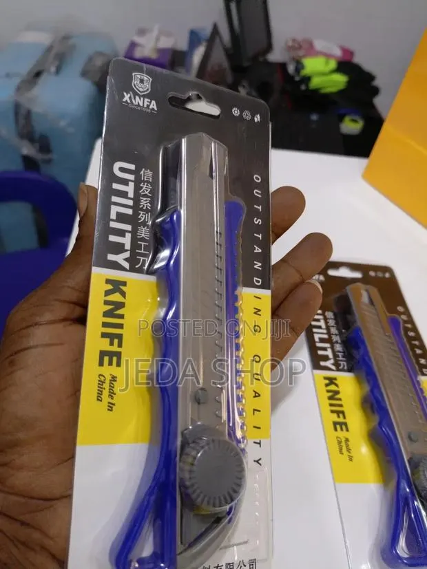 Utility Knife · Photo 1