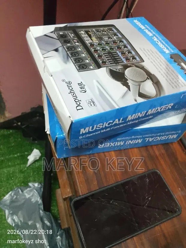 Mini Mixer for Podcast · Photo 1