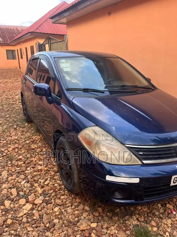 Nissan Versa 1.8 S 2009 Blue · Photo 1