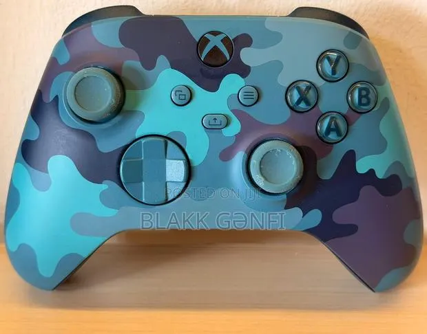 Xbox Series X/S Mineral Camo Controller · Photo 1