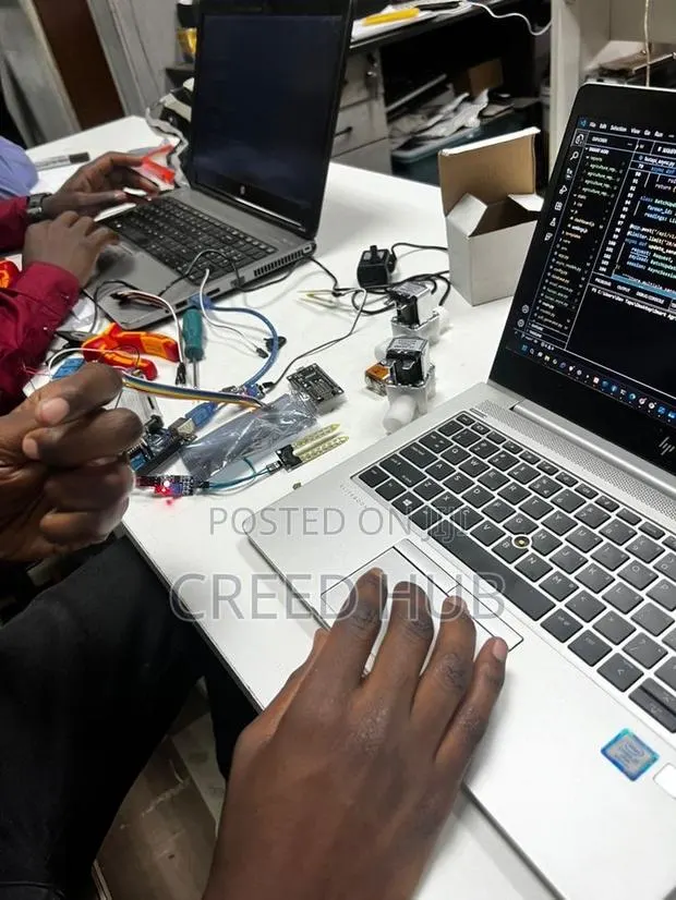 Phone Repairer · Photo 1