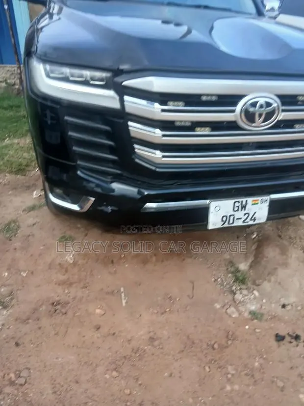 Toyota Land Cruiser 2022 Black · Photo 1