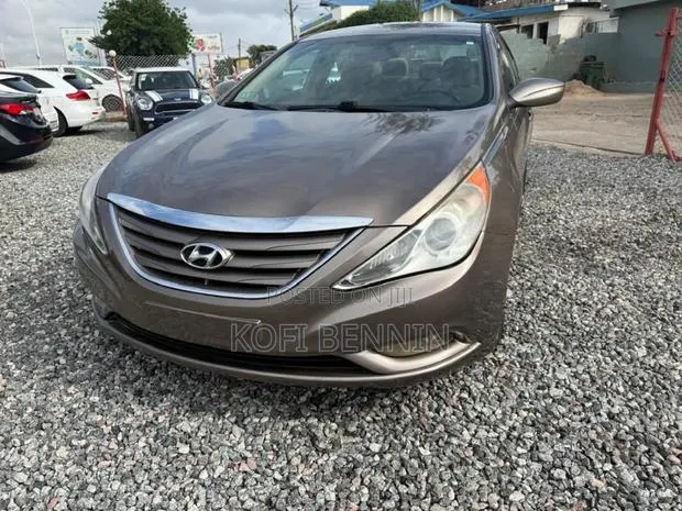 Hyundai Sonata Limited 4dr Sedan (2.4L 4cyl 6A) 2014 Brown · Photo 1