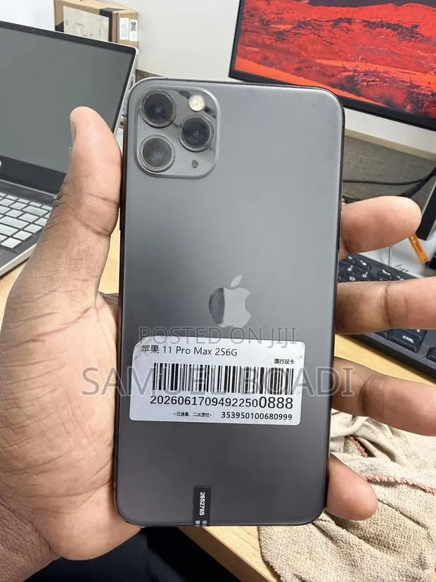 Apple iPhone 11 Pro Max 256 GB Black · Photo 1