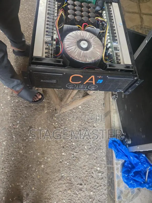 Crest Audio Bass Amplifier · Photo 2