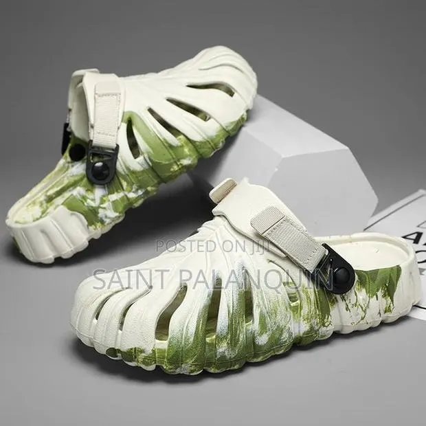 Unisex Crocs · Photo 1