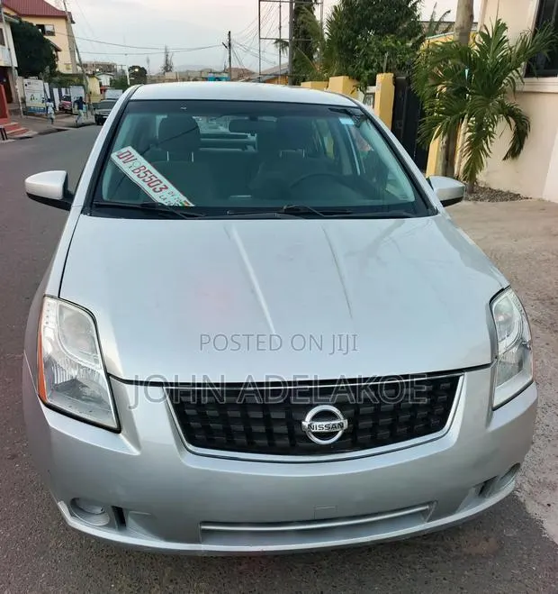 Nissan Patrol 2011 Silver · Photo 1