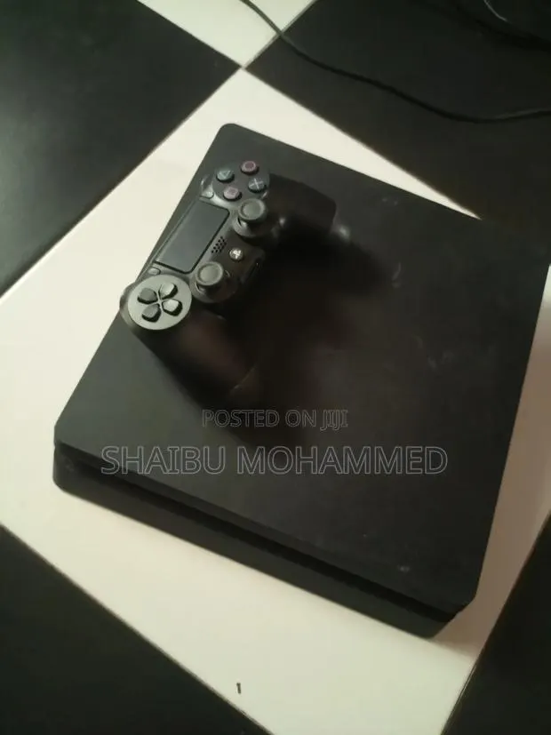 Ps4 Slim Jailbreak (Fc27 and 10 Games) · Photo 1
