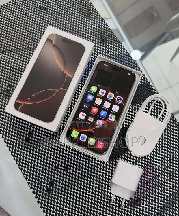 Apple iPhone 16 Pro Max 512 GB Gold · Photo 1