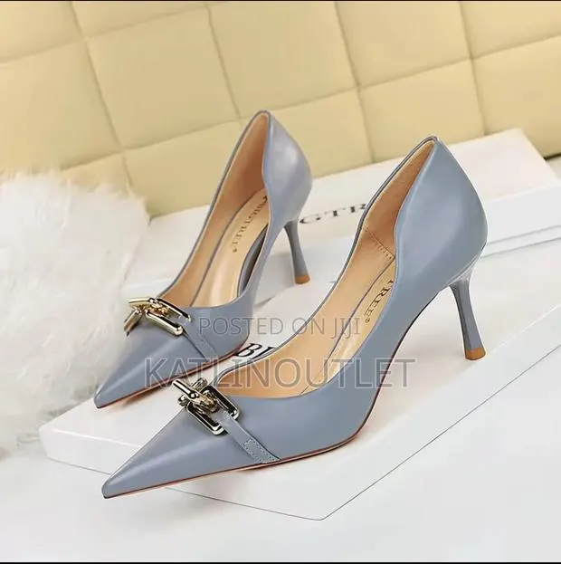 Women Shoes · Photo 1