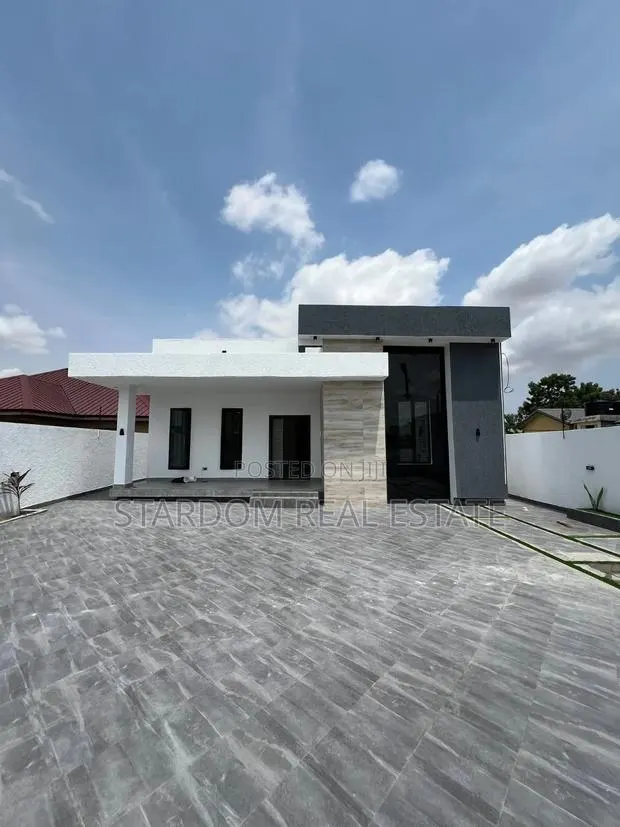 3bdrm Bungalow in Lakeside Estate for sale · Photo 1