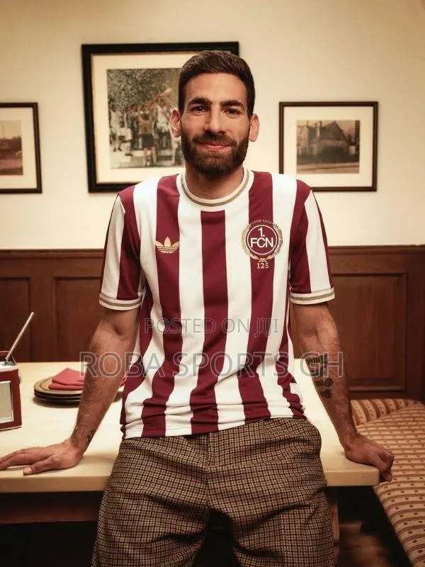 Fc Nünberg 125th Anniversary Jersey · Photo 1
