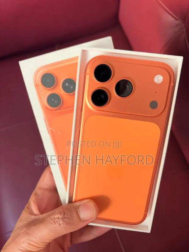 Apple iPhone 17 Pro Max 512 GB Orange · Photo 1