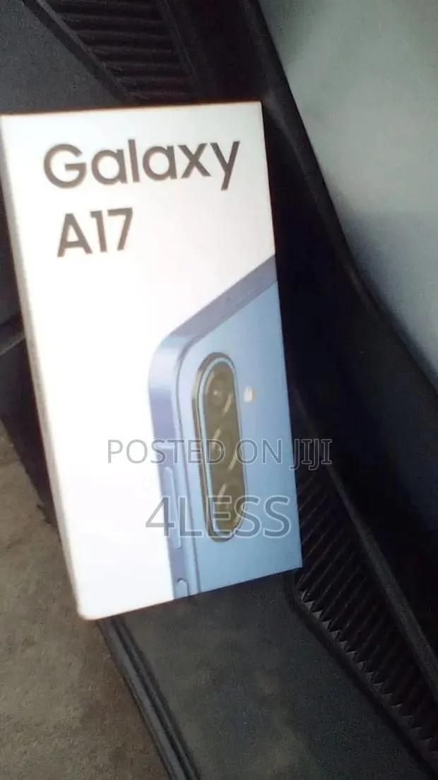 New Samsung Galaxy A17 5G 256 GB Blue · Photo 1